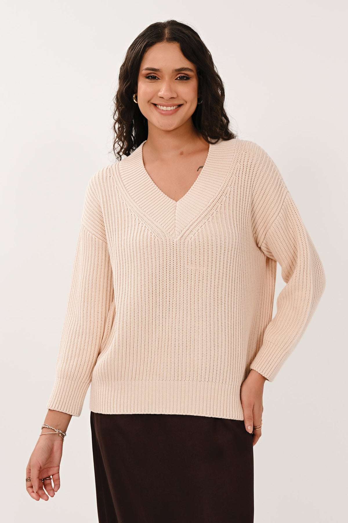Nomads KN7206 Drop Shoulder V-Neck Jumper – Eggshell